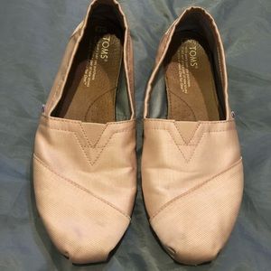 Toms in blush pink